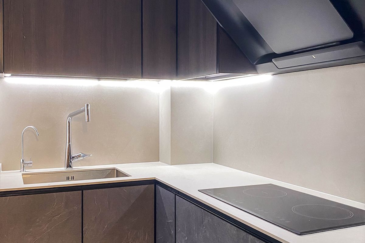 Aluminium Casement Doors vs. Traditional Doors: Finding the Right Fit for Your Home